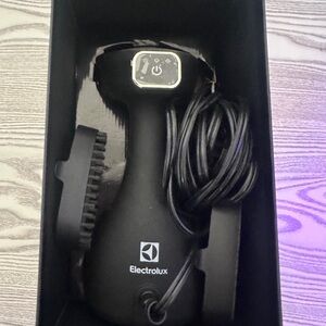 Black Handheld Garment Steamer Electrolux